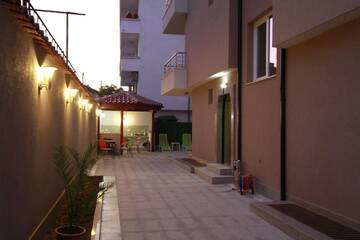 Фотографии Гостевой дом Guest House Dobi г. Приморско (Болгария) №2 Фото Гостевой дом Guest House Dobi г. Приморско 2