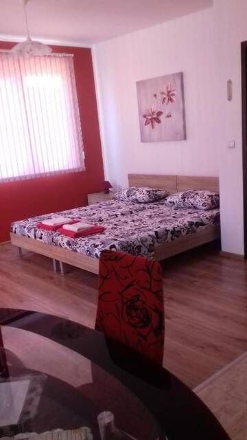 Фото номера Апартаменты с 2 спальнями Гостевой дом Guest House Nedelchevi г. Приморско 13