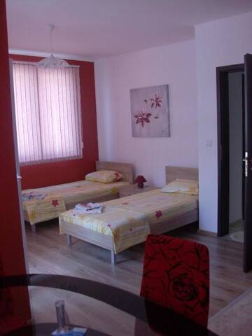 Фото номера Апартаменты с 2 спальнями Гостевой дом Guest House Nedelchevi г. Приморско 17