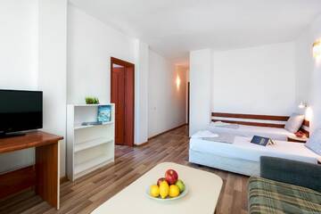 Фото номера Апартаменты с 1 спальней Гостевой дом Guest House Zara г. Приморско 3
