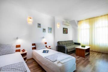Фото номера Апартаменты с 1 спальней Гостевой дом Guest House Zara г. Приморско 4