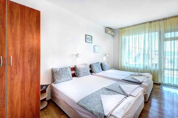 Фото номера Стандартный семейный номер Гостевой дом Guest House Zara г. Приморско 3