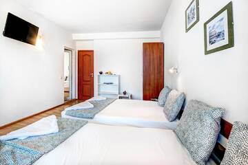 Фото номера Стандартный семейный номер Гостевой дом Guest House Zara г. Приморско 4