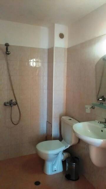 Фото номера Двухместный номер (для 2 взрослых и 1 ребенка) Гостевой дом Guest House Malkata Stopanka г. Приморско 9