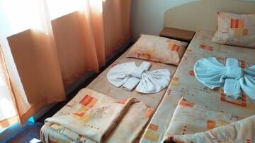 Фото номера Двухместный номер (для 2 взрослых и 1 ребенка) Гостевой дом Guest House Malkata Stopanka г. Приморско 7