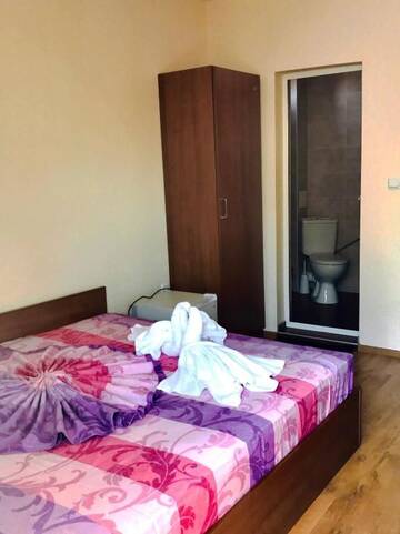 Фото номера Двухместный номер с 1 кроватью/2 отдельными кроватями и собственной ванной комнатой Гостевой дом Guest House Natali г. Приморско 46