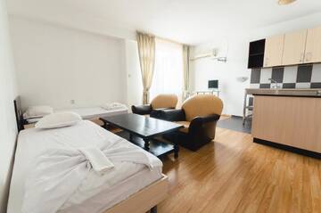 Фото номера Люкс с 1 спальней и балконом (для 4 взрослых) Отель Plovdiv Hotel г. Приморско 8