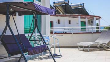 Фото номера Люкс с 1 спальней и балконом Отель Arena Hotel г. Приморско 5
