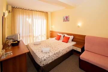 Фото номера Семейный номер (для 2 взрослых и 1 ребенка) Апарт-отели Apart Hotel Primavera 2 г. Приморско 3