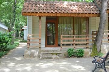 Фото номера Дом с 1 спальней Комплексы для отдыха с коттеджами/бунгало Villas Ropotamo г. Приморско 3
