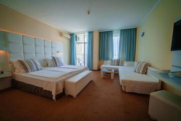 Фото номера Двухместный номер с 1 кроватью Отель Hotel Perla Beach I г. Приморско 13