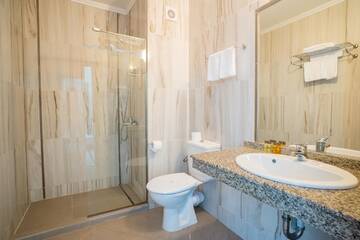Фото номера Двухместный номер с 1 кроватью Отель Hotel Perla Beach I г. Приморско 6