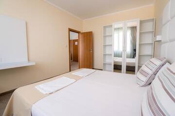 Фото номера Семейный номер Отель Hotel Perla Beach I г. Приморско 6