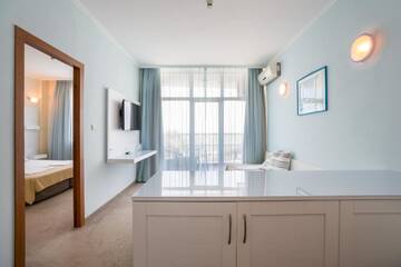 Фото номера Семейный номер Отель Hotel Perla Beach I г. Приморско 8
