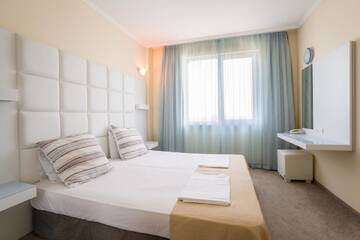 Фото номера Семейный номер Отель Hotel Perla Beach I г. Приморско 10