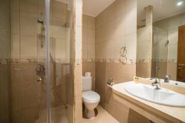 Фото номера Люкс с балконом Отель Perla Sun Park Hotel г. Приморско 22
