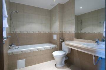 Фото номера Двухместный номер с 1 кроватью Отель Perla Sun Park Hotel г. Приморско 6