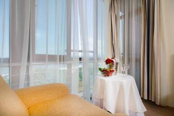 Фото номера Двухместный номер с 1 кроватью Отель Perla Sun Park Hotel г. Приморско 9