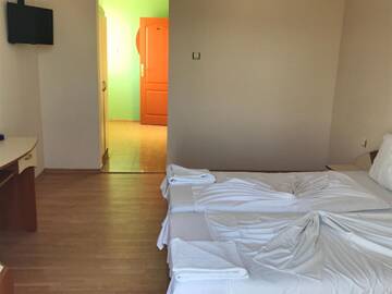 Фото номера Семейный номер с видом на море Отель Arkadia Guest House г. Приморско 6