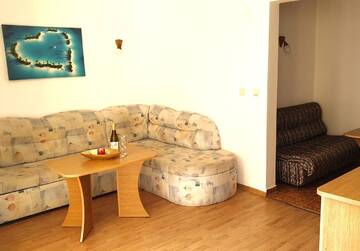 Фото номера Люкс с балконом Отель Family Hotel Sunarita г. Приморско 6