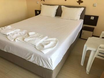 Фото номера Двухместный номер с 1 кроватью, вид на сад Гостевой дом Guest House Ivano г. Приморско 20