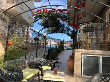 Фото номера Двухместный номер с 1 кроватью, вид на сад Гостевой дом Guest House Ivano г. Приморско 29