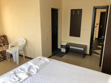 Фото номера Двухместный номер с 1 кроватью, вид на сад Гостевой дом Guest House Ivano г. Приморско 30
