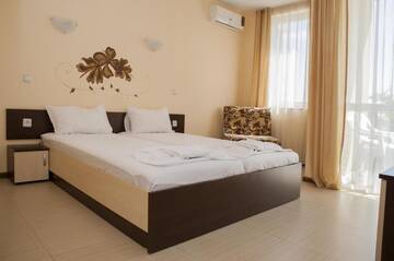 Фото номера Двухместный номер с 1 кроватью, вид на сад Гостевой дом Guest House Ivano г. Приморско 31