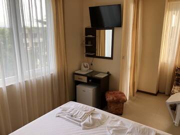 Фото номера Двухместный номер с 1 кроватью, вид на сад Гостевой дом Guest House Ivano г. Приморско 9