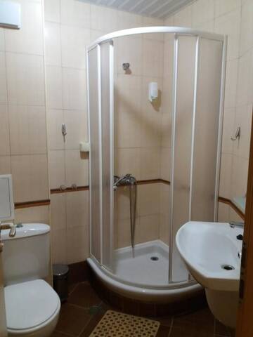 Фото номера Трехместный номер Делюкс Гостевой дом Guest House Yug г. Приморско 6