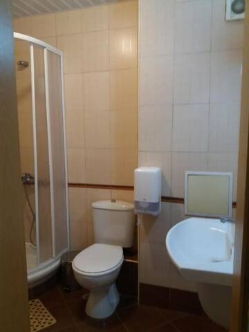 Фото номера Четырехместный номер Гостевой дом Guest House Yug г. Приморско 7