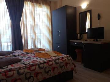 Фото номера Семейный люкс с балконом Отель Hotel Sirena г. Приморско 4