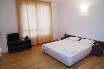 Фото номера Номер-студио (для 3 взрослых) Гостевой дом Guest House ASK г. Приморско 15