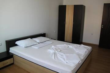 Фото номера Апартаменты с 2 спальнями (для 6 взрослых) Гостевой дом Guest House ASK г. Приморско 3