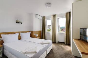 Фото номера Люкс с 1 спальней (для 2 взрослых и 2 детей) Отель Sveti Dimitar Hotel г. Приморско 3