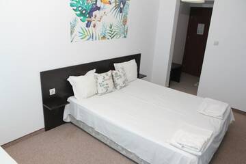 Фото номера Двухместный номер с 2 отдельными кроватями Отель Salena Beach Hotel г. Приморско 12