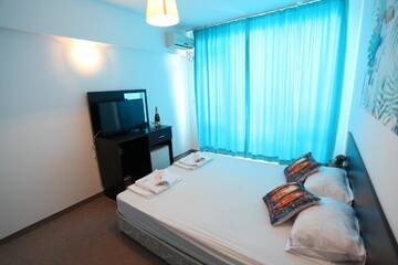 Фото номера Двухместный номер с 2 отдельными кроватями Отель Salena Beach Hotel г. Приморско 5