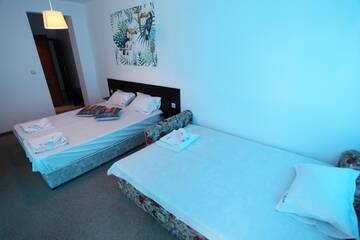 Фото номера Трехместный номер Отель Salena Beach Hotel г. Приморско 7