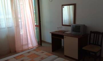 Фото номера Двухместный номер с 2 отдельными кроватями и балконом Отель Family Hotel Primo г. Приморско 6