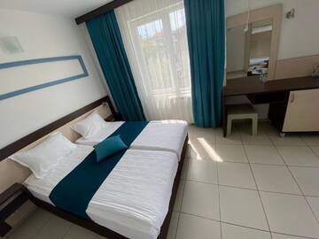 Фото номера Семейный номер-студио Отель Lilia 2 Hotel г. Приморско 3